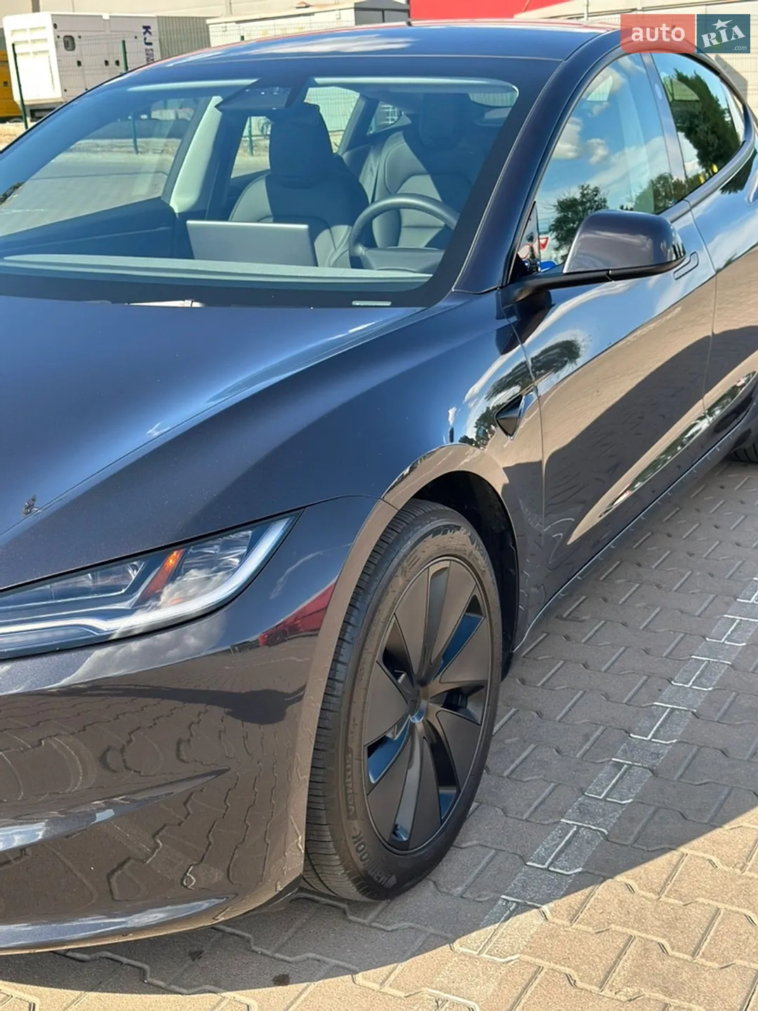 2024 Tesla Model 3 - фото 1
