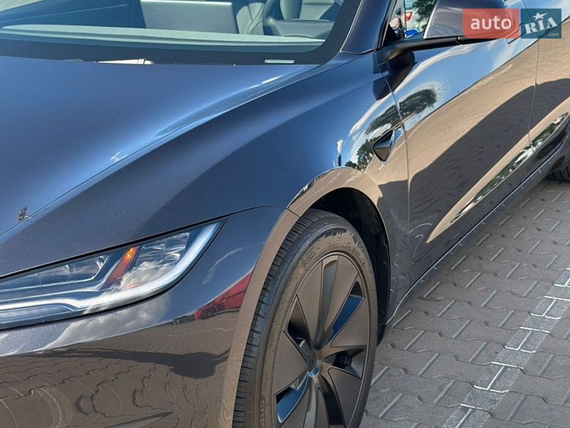 Tesla Model 3 2024
