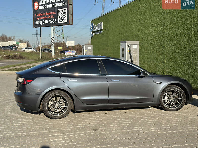 Седан Tesla Model 3 2018 в Святопетрівське