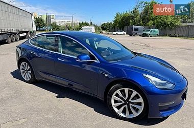 Седан Tesla Model 3 2020 в Києві
