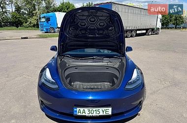 Седан Tesla Model 3 2020 в Киеве
