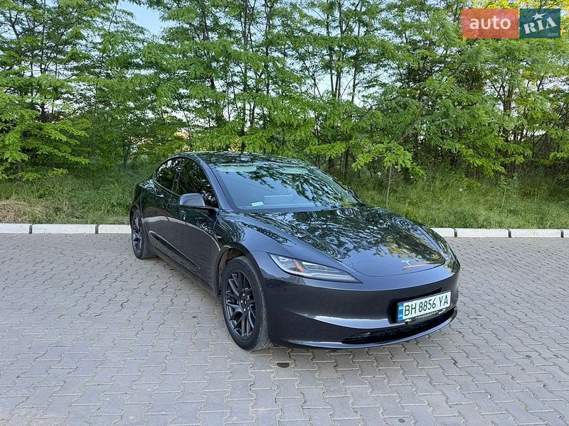 Седан Tesla Model 3 2024 в Одесі