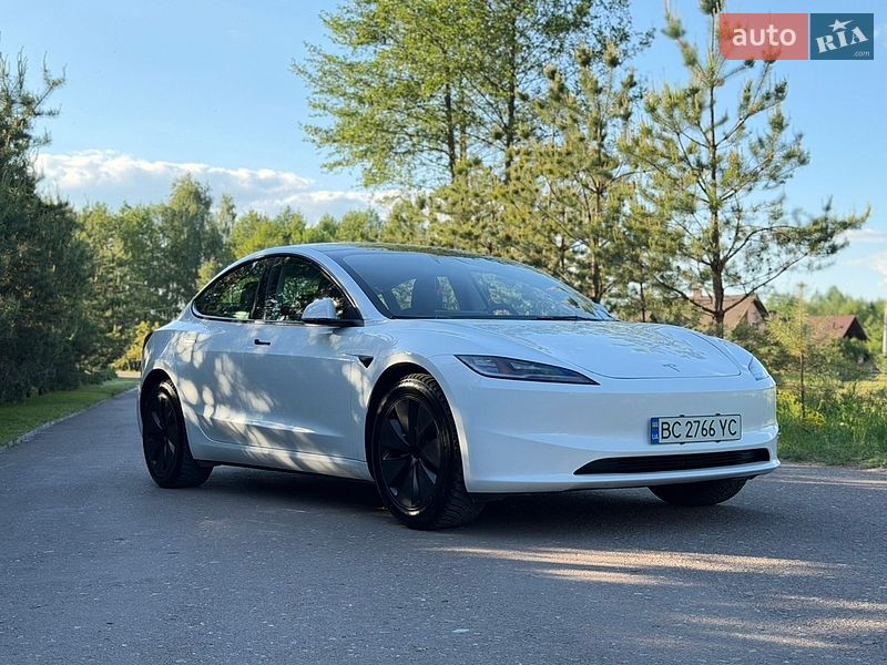 Седан Tesla Model 3 2024 в Львові
