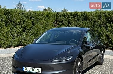 Седан Tesla Model 3 2025 в Днепре