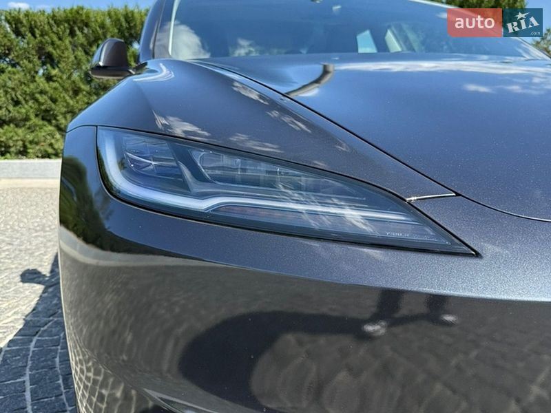 Седан Tesla Model 3 2025 в Днепре