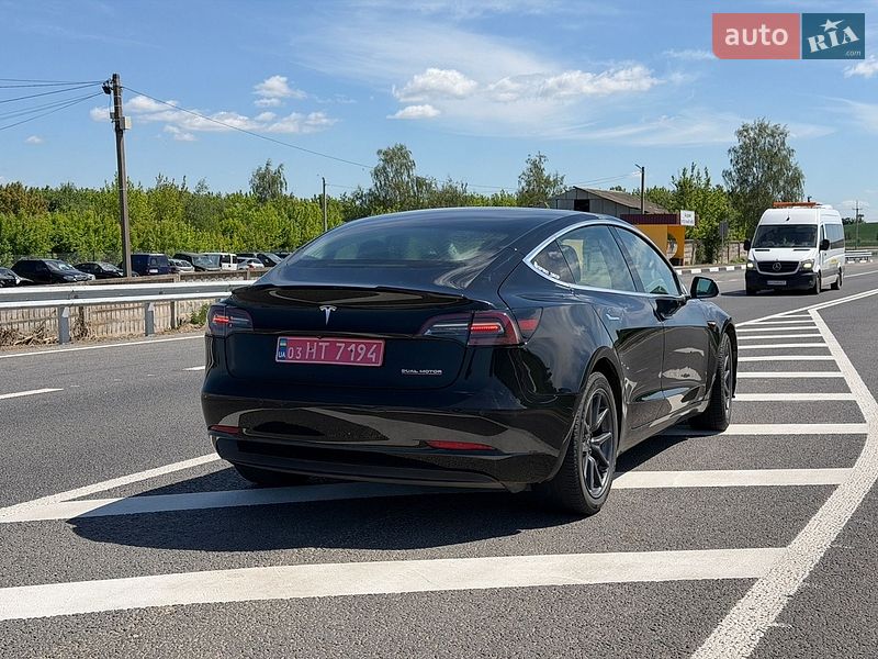 Седан Tesla Model 3 2019 в Рівному