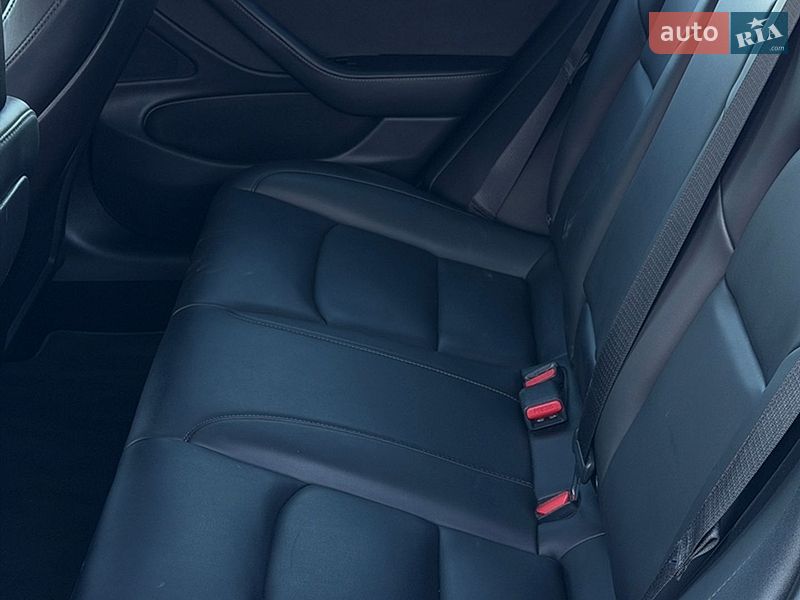 Седан Tesla Model 3 2019 в Рівному