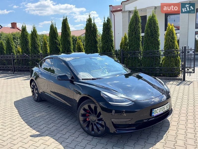 Седан Tesla Model 3 2022 в Стрые