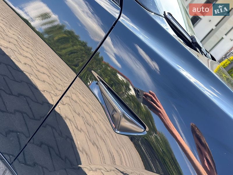 Седан Tesla Model 3 2022 в Стрые