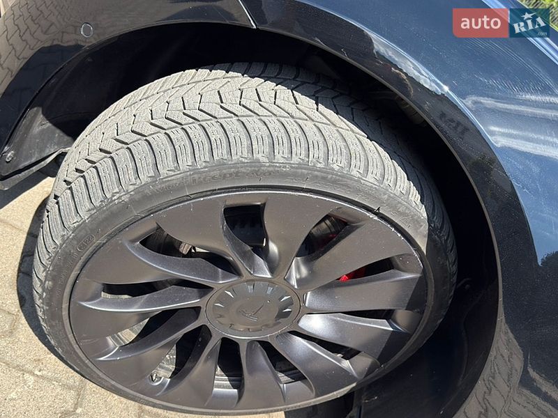 Седан Tesla Model 3 2022 в Стрые