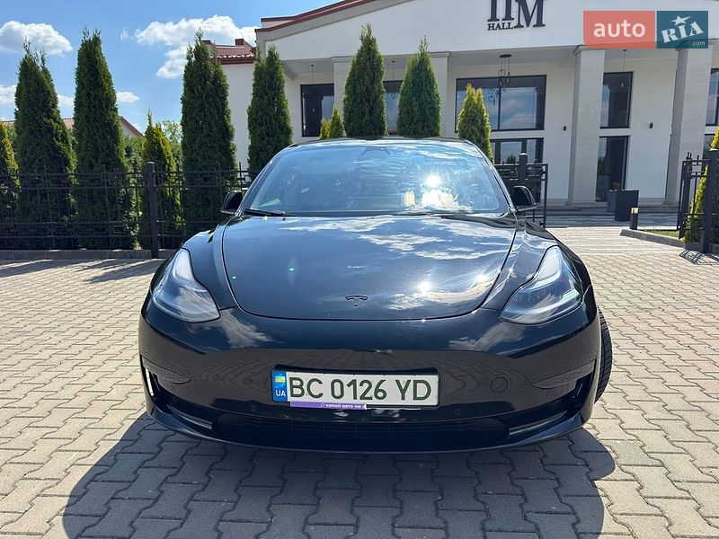 Седан Tesla Model 3 2022 в Стрые