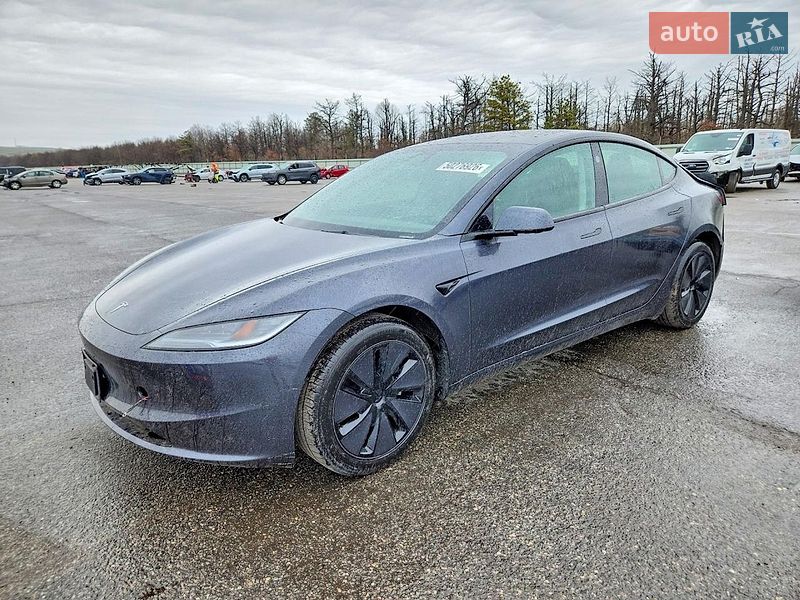 Tesla Model 3 2024