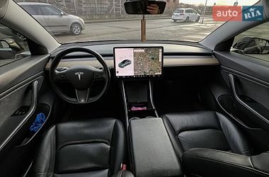 Седан Tesla Model 3 2020 в Львове