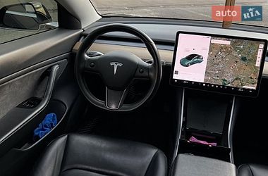 Седан Tesla Model 3 2020 в Львове