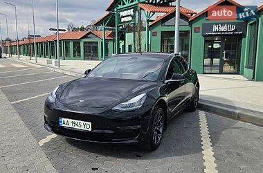 Седан Tesla Model 3 2018 в Ирпене