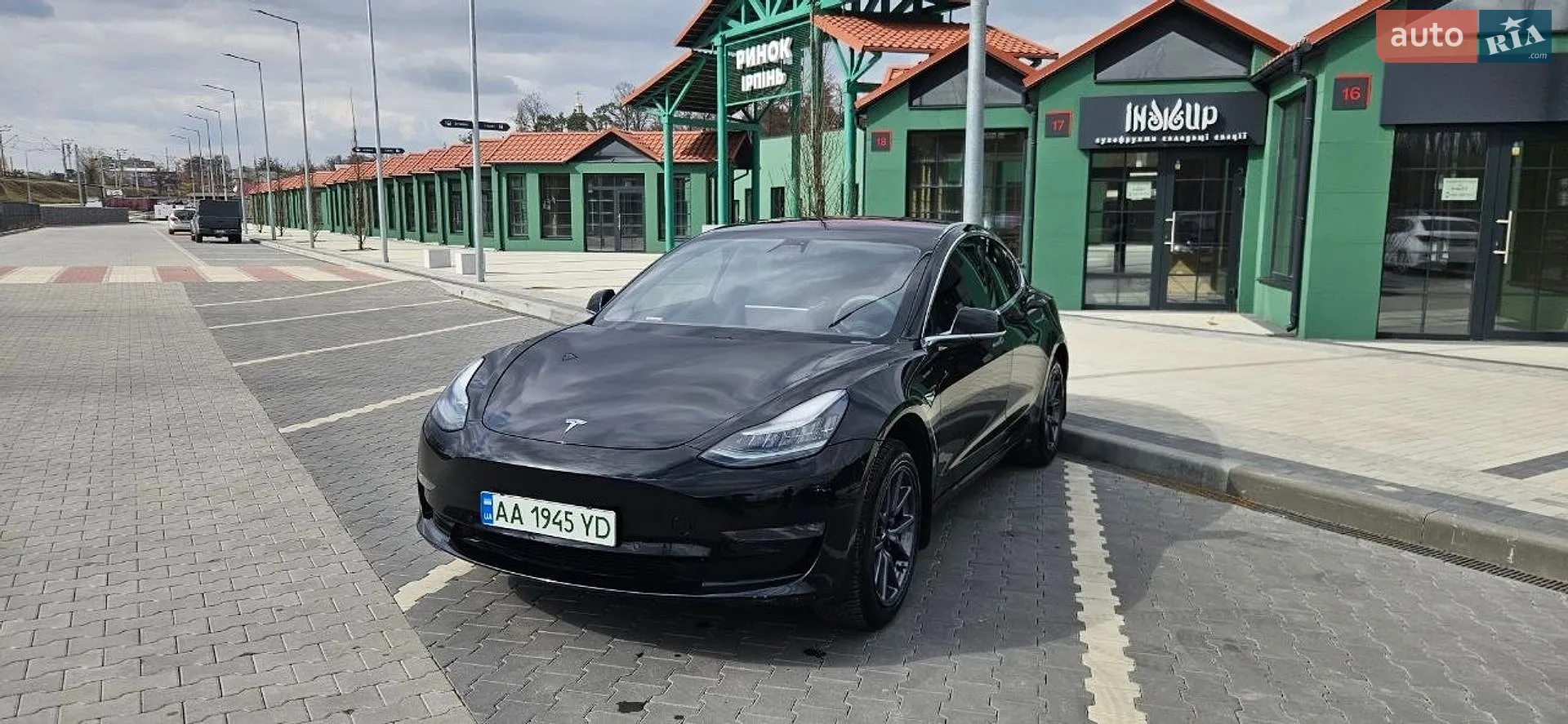 2018 Tesla Model 3 - фото 1