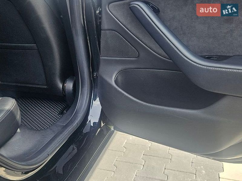Седан Tesla Model 3 2018 в Ирпене