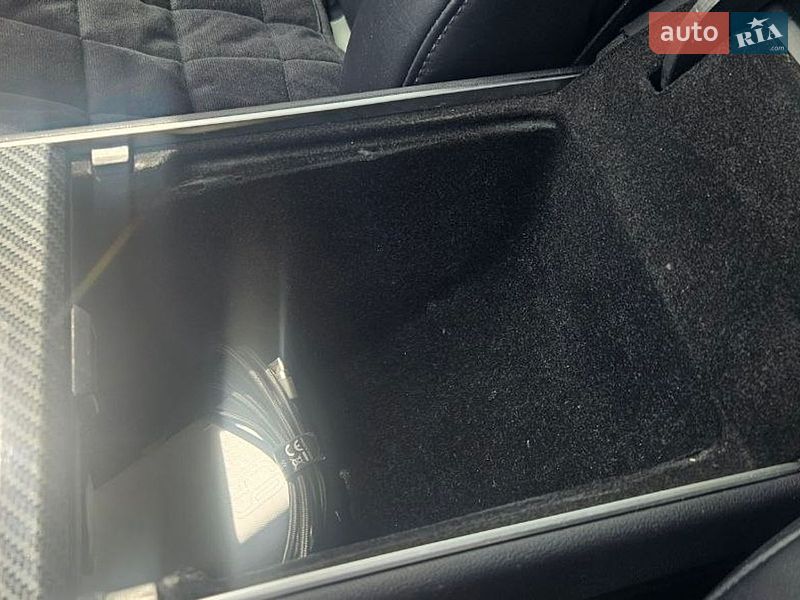 Седан Tesla Model 3 2018 в Ирпене