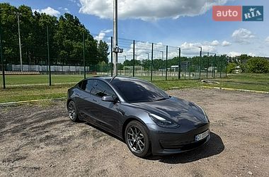 Седан Tesla Model 3 2022 в Киеве