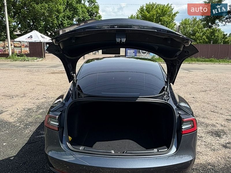 Седан Tesla Model 3 2022 в Киеве
