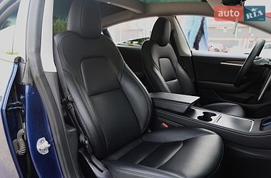Седан Tesla Model 3 2023 в Києві