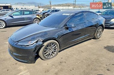 Седан Tesla Model 3 2024 в Львове