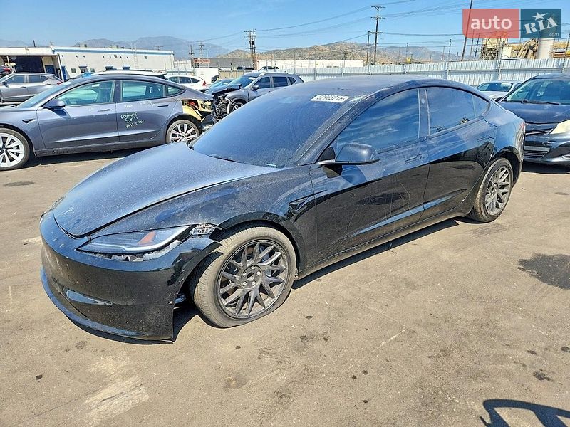 Tesla Model 3 2024