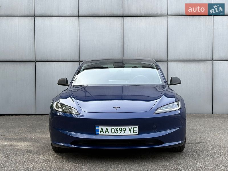 Седан Tesla Model 3 2024 в Києві