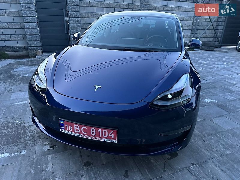 Tesla Model 3 2022