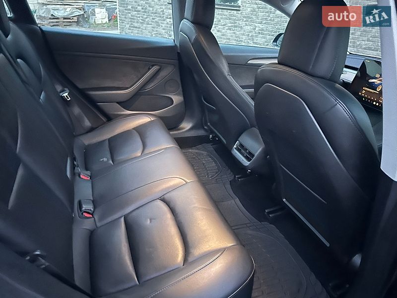 Седан Tesla Model 3 2022 в Киеве
