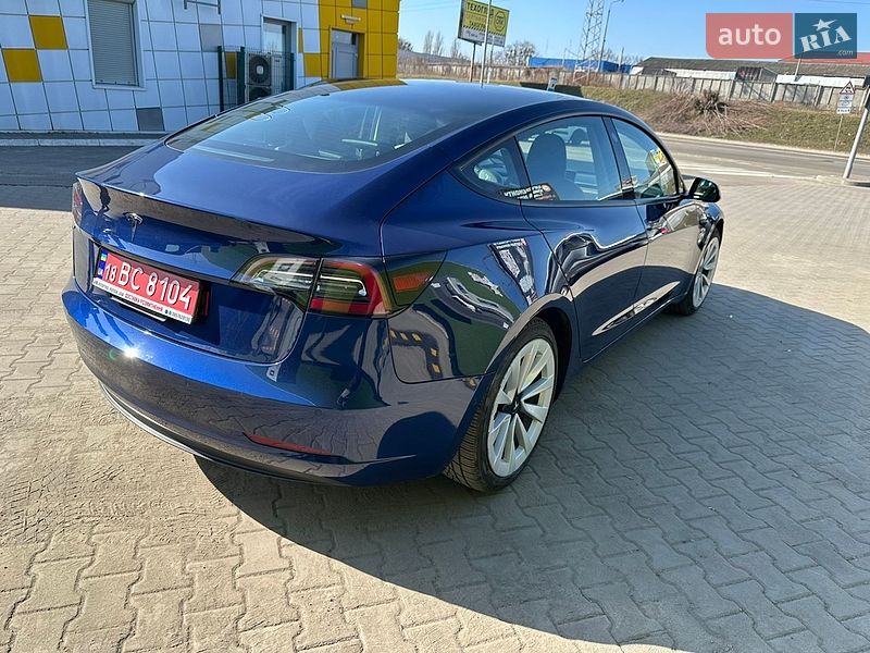 Седан Tesla Model 3 2022 в Киеве