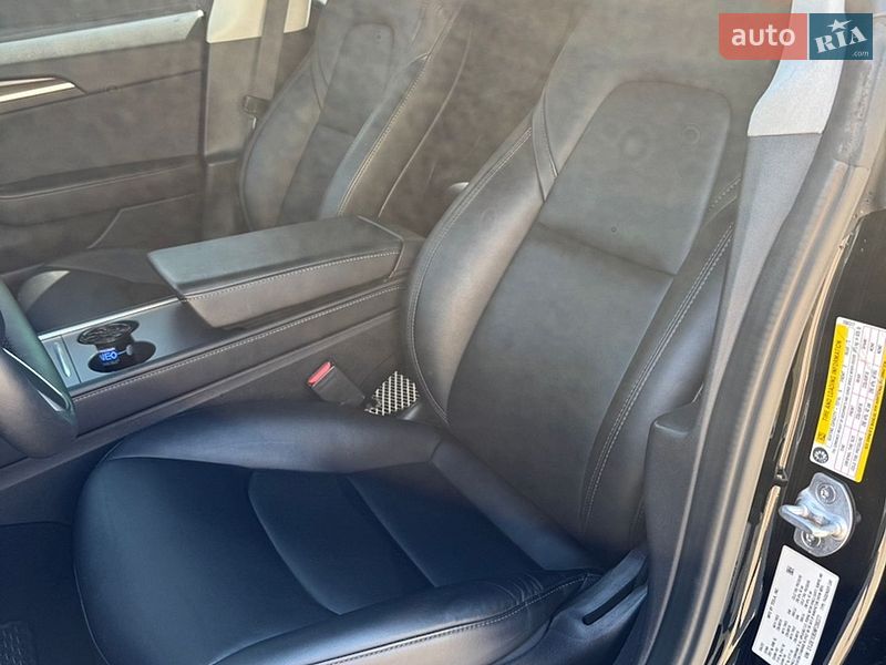 Седан Tesla Model 3 2022 в Дніпрі