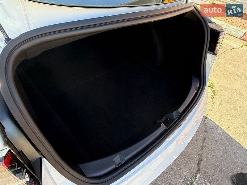 Седан Tesla Model 3 2020 в Харкові