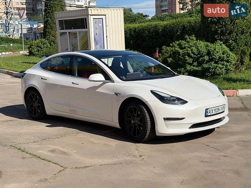 Седан Tesla Model 3 2020 в Харькове