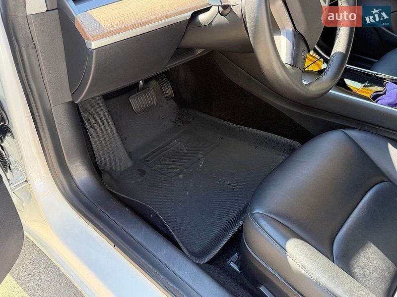 Седан Tesla Model 3 2020 в Харькове