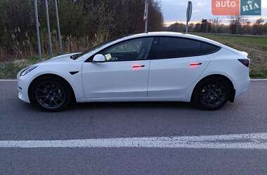 Седан Tesla Model 3 2021 в Луцке