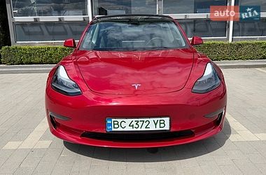 Седан Tesla Model 3 2022 в Львові