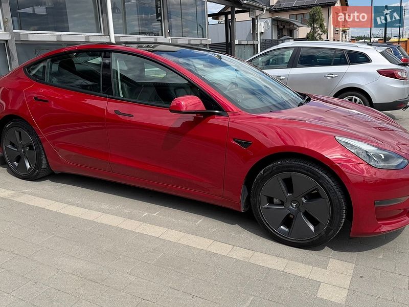 Седан Tesla Model 3 2022 в Львові