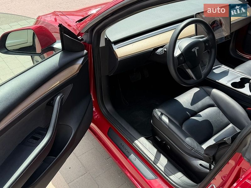 Седан Tesla Model 3 2022 в Львові