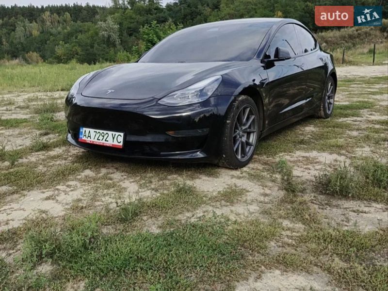 Tesla Model 3 2021