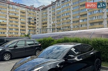Седан Tesla Model 3 2019 в Львове