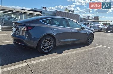Седан Tesla Model 3 2019 в Киеве