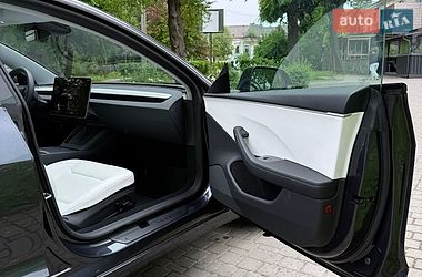 Седан Tesla Model 3 2025 в Житомирі