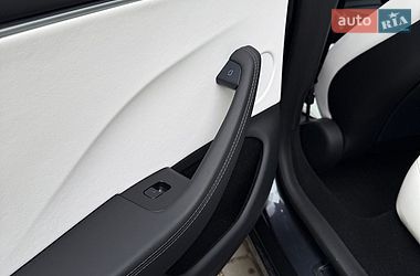 Седан Tesla Model 3 2025 в Житомирі