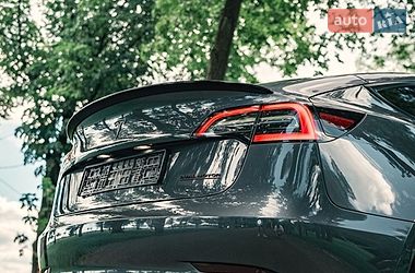 Седан Tesla Model 3 2022 в Броварах