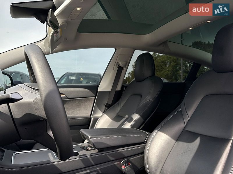 Седан Tesla Model 3 2020 в Ивано-Франковске