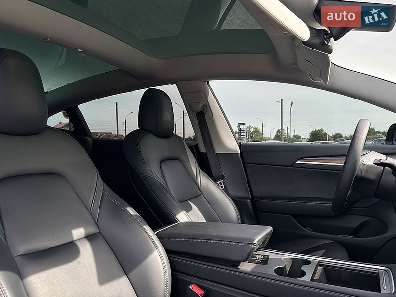 Седан Tesla Model 3 2020 в Ивано-Франковске