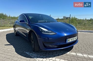 Седан Tesla Model 3 2019 в Львове