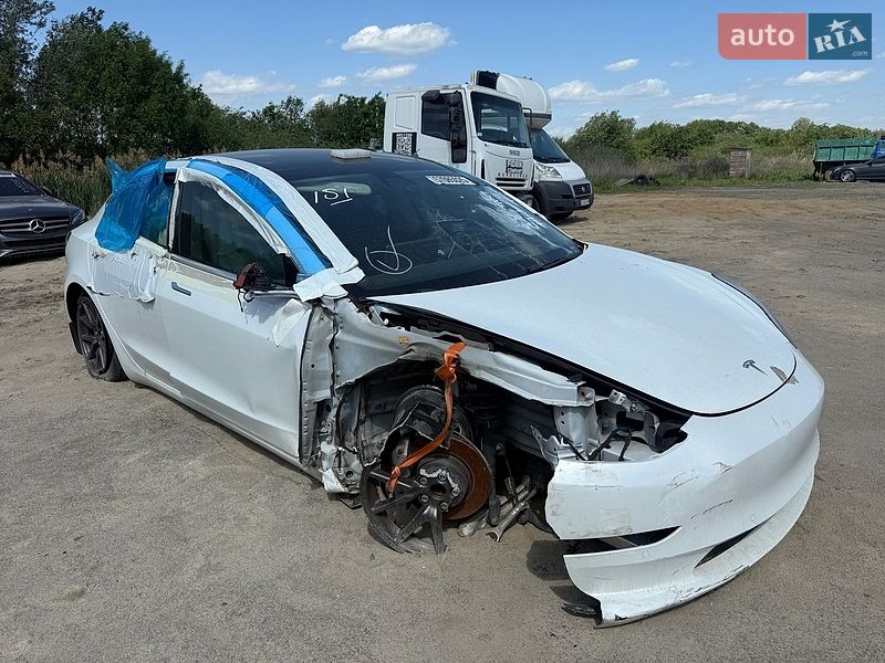Седан Tesla Model 3 2019 в Луцьку