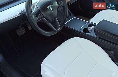 Седан Tesla Model 3 2021 в Львове